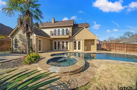 2305 Woodlands Dr, Tyler, TX 75703