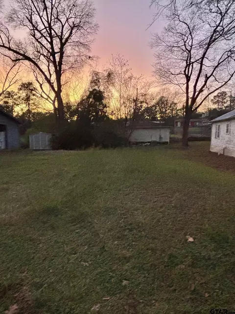 172 Highland Dr, Rusk, TX 75785