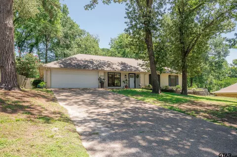 10884 Knollwood Dr, Tyler, TX 75703