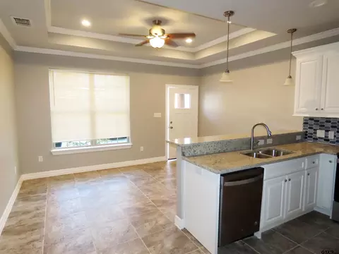 1125 Woodley St UNIT B, Tyler, TX 75701