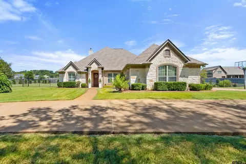 117 Pecan Valley Dr, Bullard, TX 75757