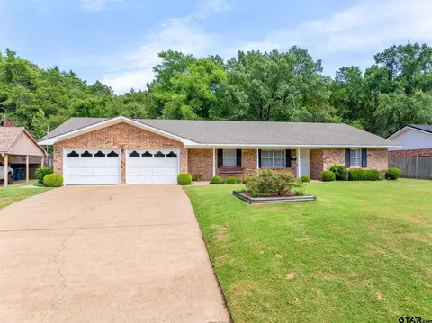 805 Circle Dr, Winnsboro, TX 75494