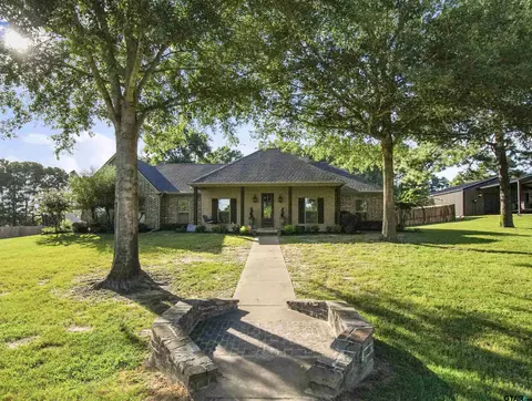 130 Chase Creek Dr, Henderson, TX 75654