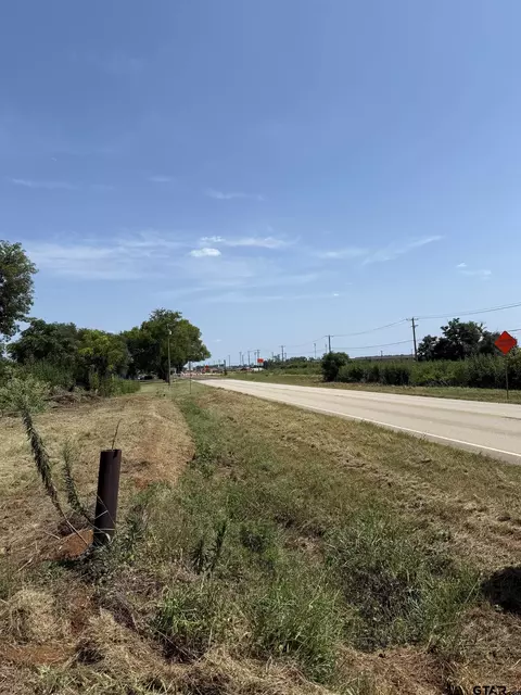 1201 S Houston St, Bullard, TX 75757