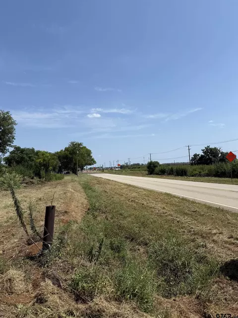 1201 S Houston St, Bullard, TX 75757