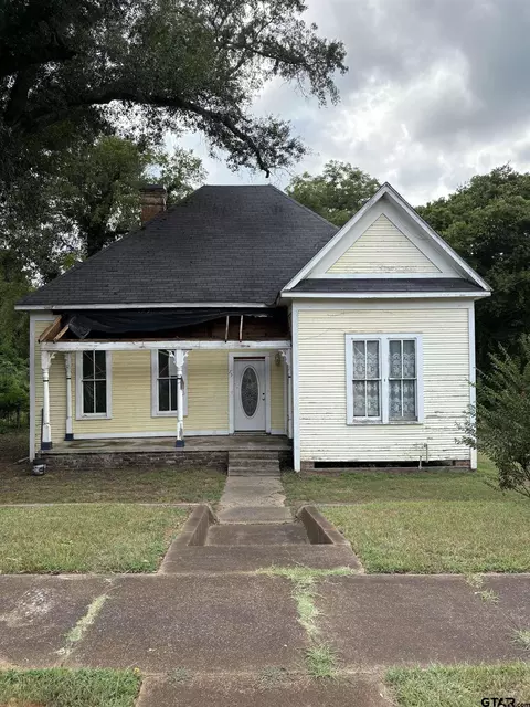 219 N Main St, Rusk, TX 75785