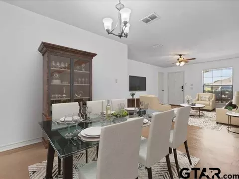 13323 Country Meadow Ln, Lindale, TX 75771