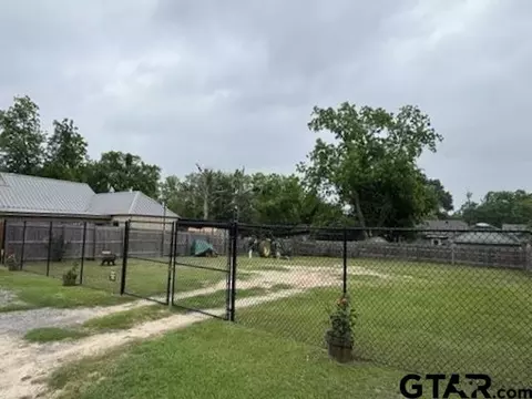 212 Rogers, Henderson, TX 75654