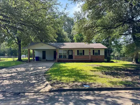 605 Parkway, Crockett, TX 75835