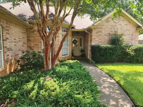 203 Merri Ln, Whitehouse, TX 75791
