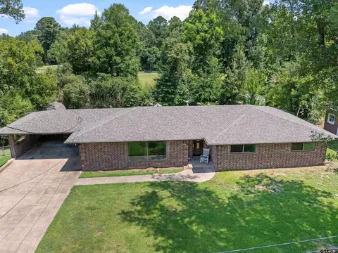 706 Richardson Dr, Henderson, TX 75654