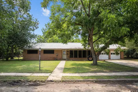 1290 Plantation Dr, Crockett, TX 75835