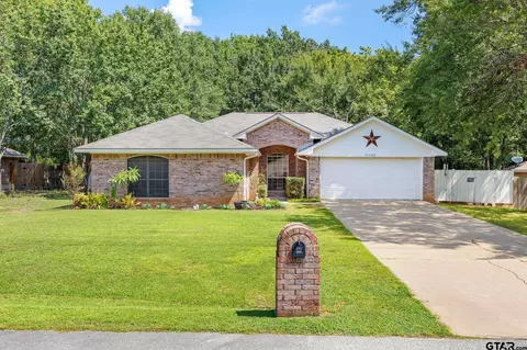 15320 Country Acres Dr, Lindale, TX 75771