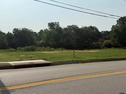 5358 Hollytree Dr, Tyler, TX 75703