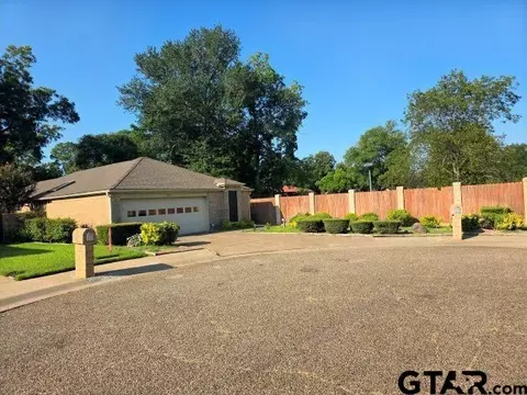 1617 Clearbrook, Henderson, TX 75652