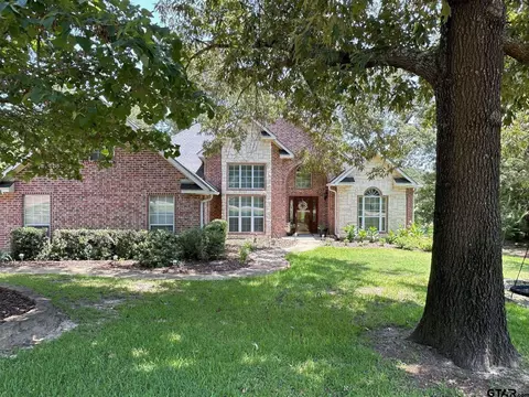 1052 Greenbriar Trl, Holly Lake Ranch, TX 75765