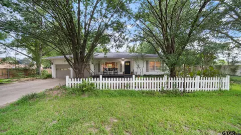 518 W Kansas St, Van, TX 75790