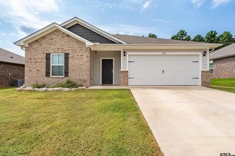 202 Summit Cv, Jacksonville, TX 75766