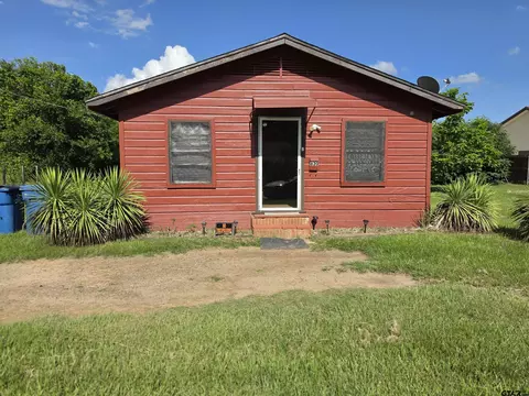 820 N Prairieville St, Athens, TX 75751