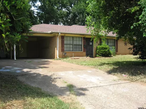 105 Bellview, Palestine, TX 75803