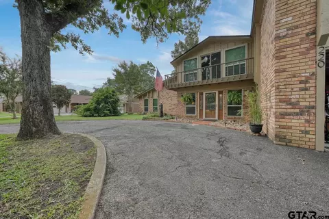 220 Texas Dr, Hideaway, TX 75771