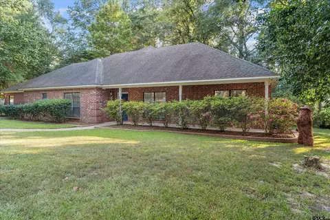9211 Elm Tree Cir, Tyler, TX 75703