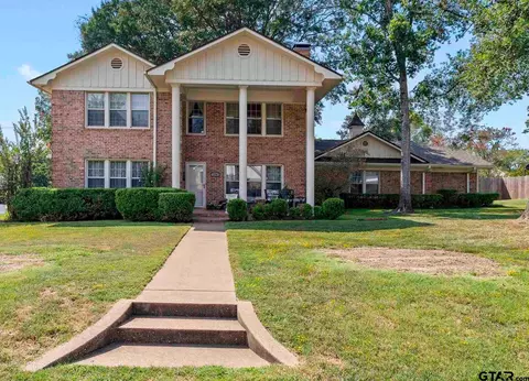 219 Holcomb St, Frankston, TX 75763