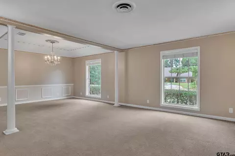 700 Emily Dr, Longview, TX 75601 photo 4