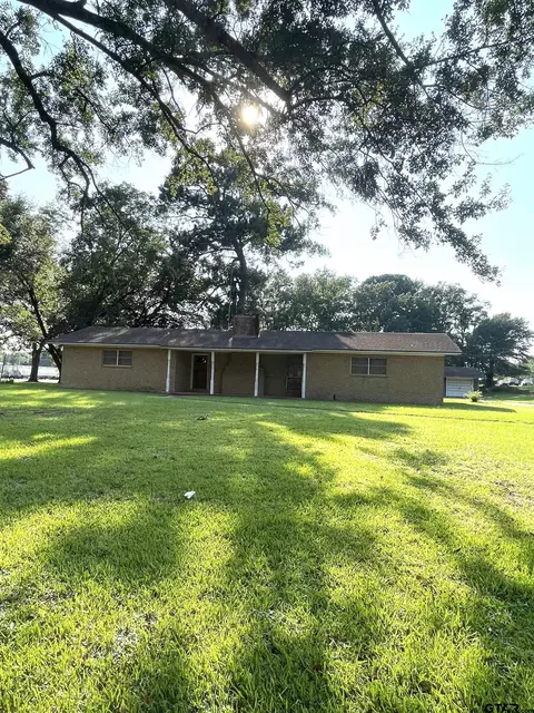 107 Texas, Pittsburg, TX 75686