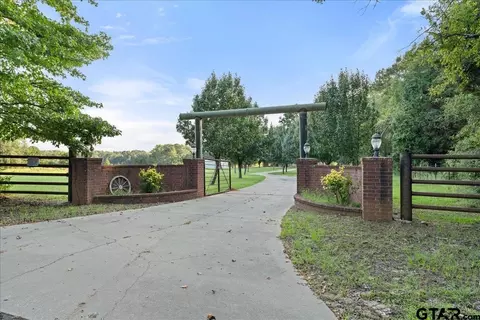 11746 Cr 352 E, Henderson, TX 75654