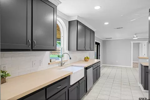 Kitchen - 362 Old Ml, Point, TX 75472 photo 5 of 5