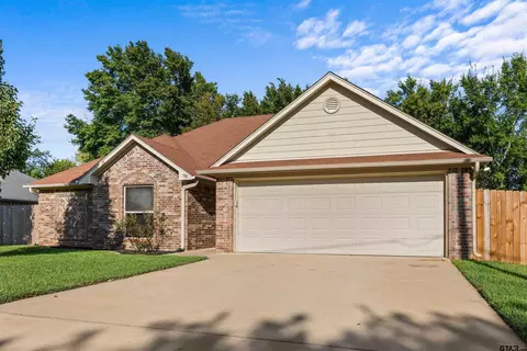 98 Hickory Rd, Bullard, TX 75757