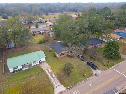 1714 E 1st St, Mount Pleasant, TX 75455