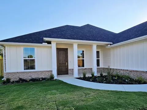 300 Erica Way, Lindale, TX 75771