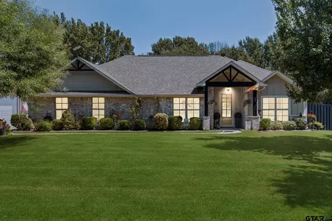 17362 Rolling Crest Dr, Lindale, TX 75771