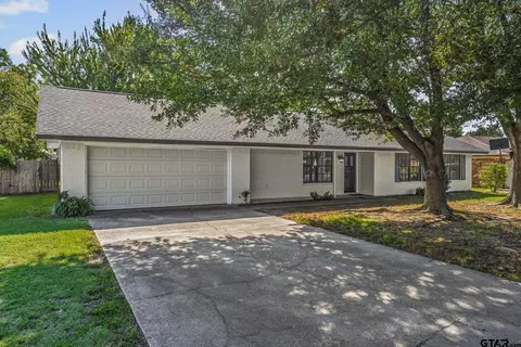 221 Azalea Ln, Sulphur Springs, TX 75482