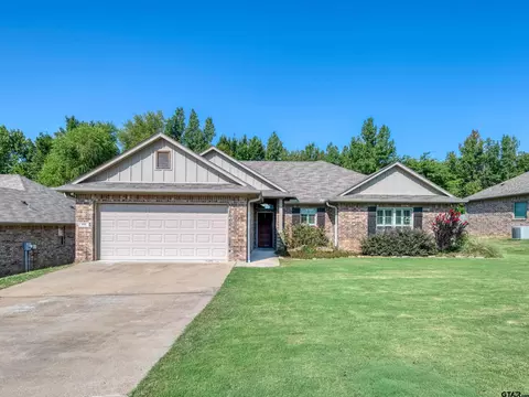 955 Redbud Ln, Bullard, TX 75757
