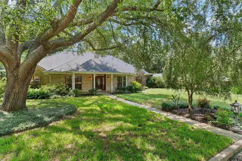 404 Moccasin Ln, Kilgore, TX 75662