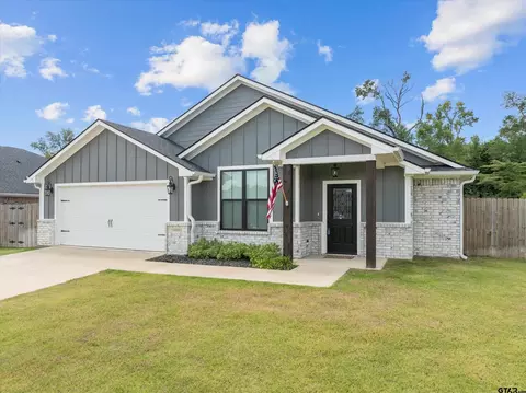 16022 Crossing Cir, Lindale, TX 75771