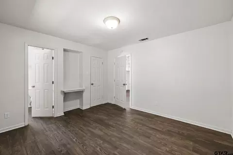 2932-2934 Bernice Dr, Longview, TX 75604 photo 9