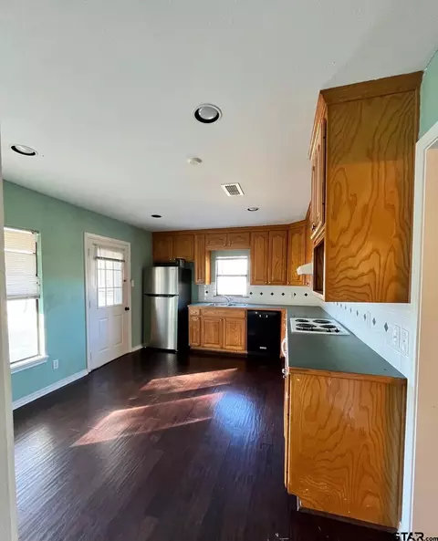 403 E Front St, Arp, TX 75750 photo 11