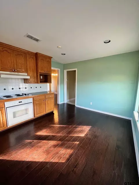 403 E Front St, Arp, TX 75750 photo 13