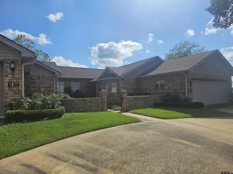 102 E Ragley St, Henderson, TX 75654