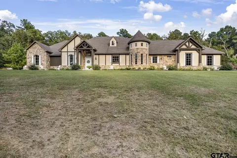 2356 An County Road 403 B, Palestine, TX 75803