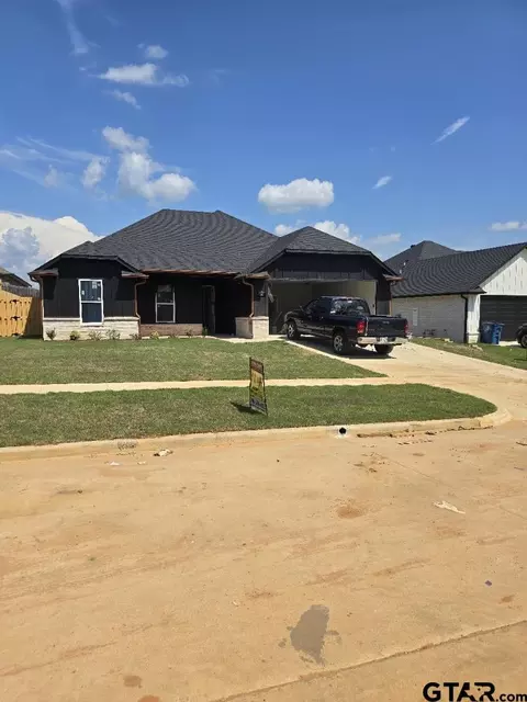 907 Alex Dr, Whitehouse, TX 75791