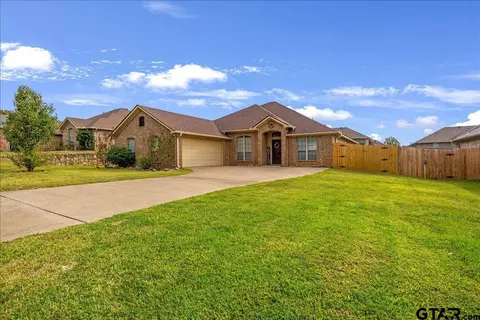 958 Redbud Ln, Bullard, TX 75757