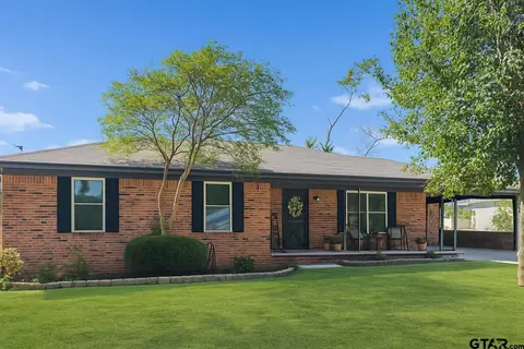 205 Martha Dr, Winnsboro, TX 75494
