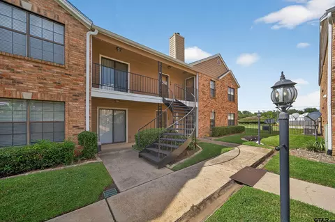 400 S Town Dr #106, Tyler, TX 75703