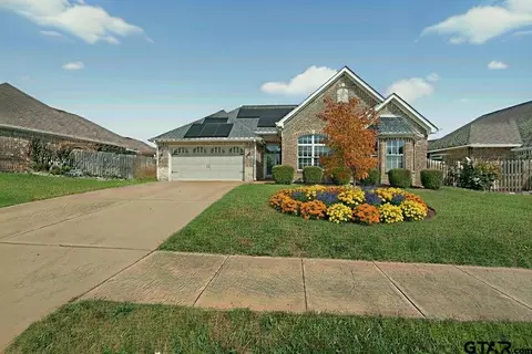 709 Linus Ln, Lindale, TX 75771