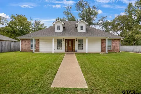 708 E Paschal St, Troup, TX 75789